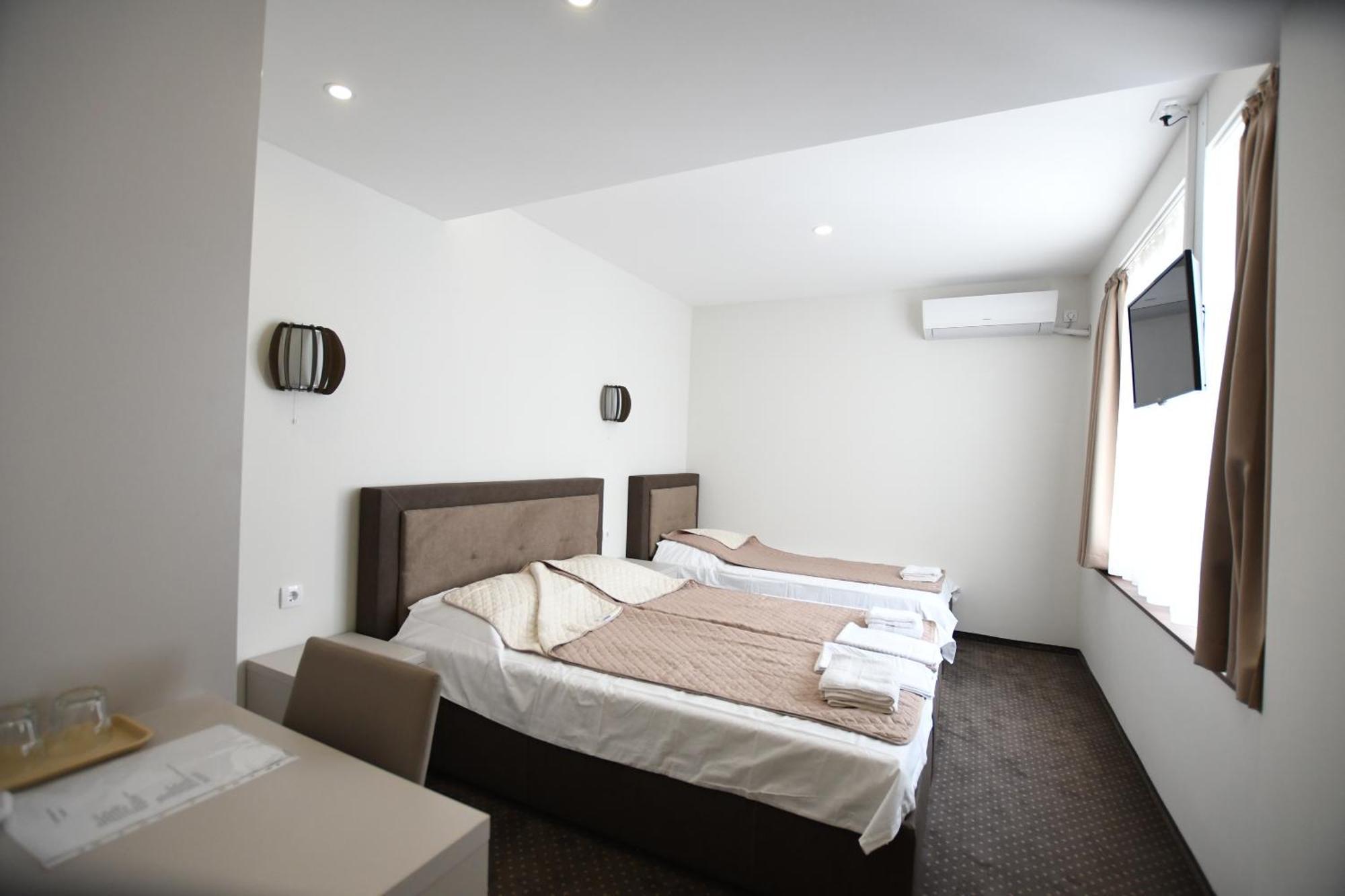Atrijum Apartments And Rooms Kladovo Zewnętrze zdjęcie