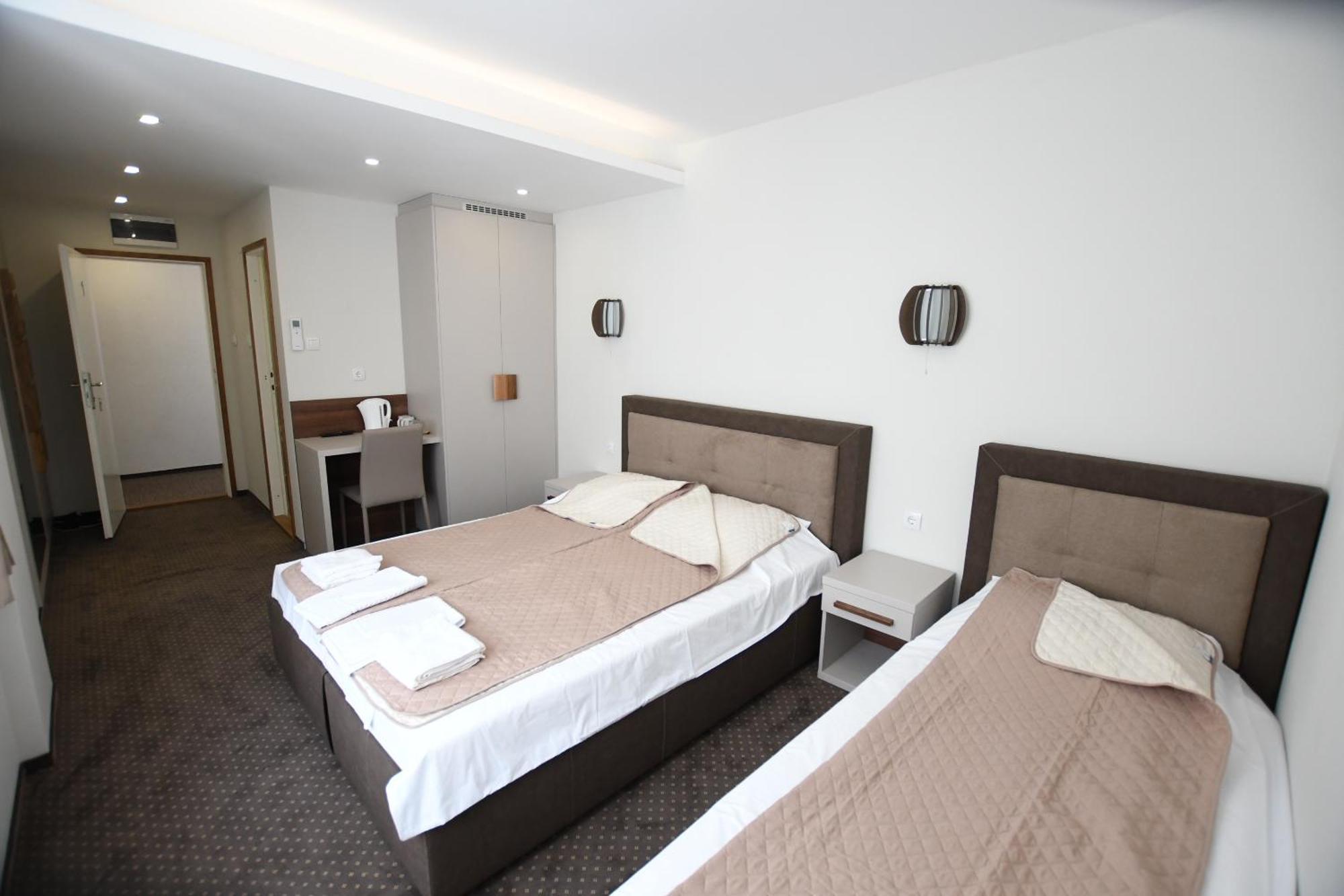 Atrijum Apartments And Rooms Kladovo Zewnętrze zdjęcie