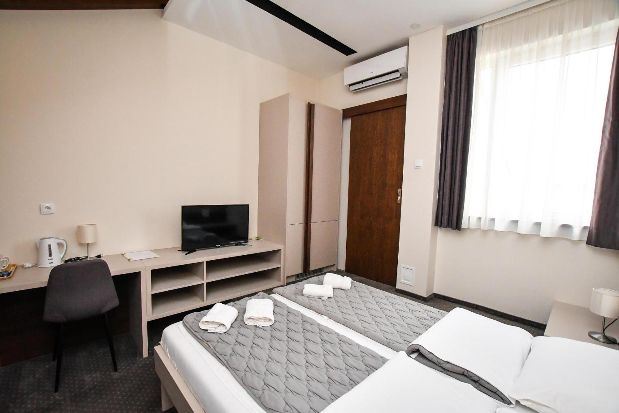 Atrijum Apartments And Rooms Kladovo Zewnętrze zdjęcie