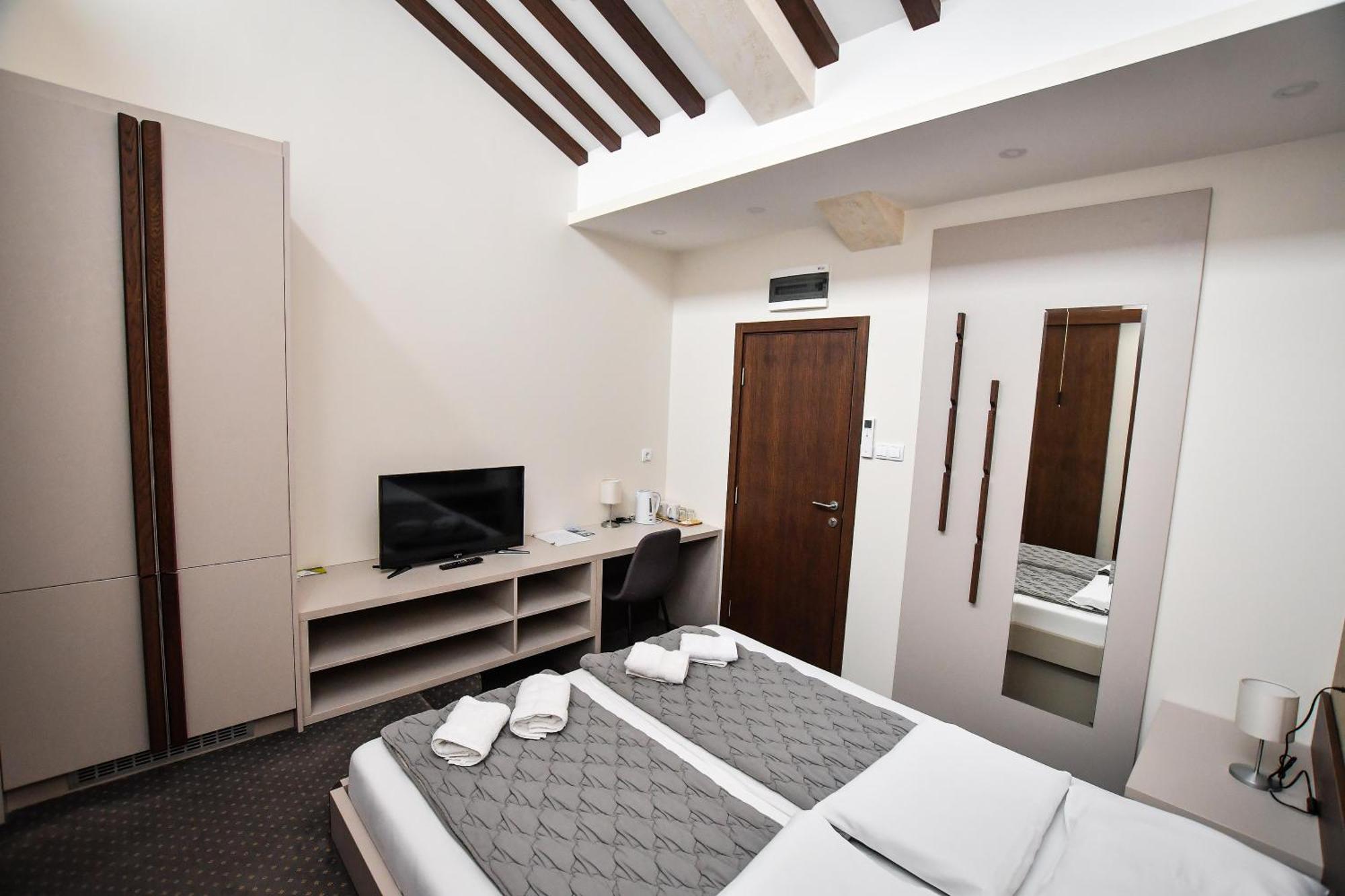 Atrijum Apartments And Rooms Kladovo Zewnętrze zdjęcie