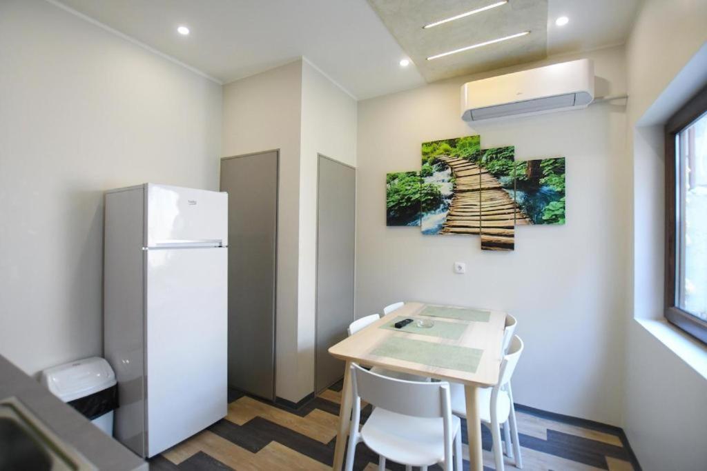 Atrijum Apartments And Rooms Kladovo Zewnętrze zdjęcie