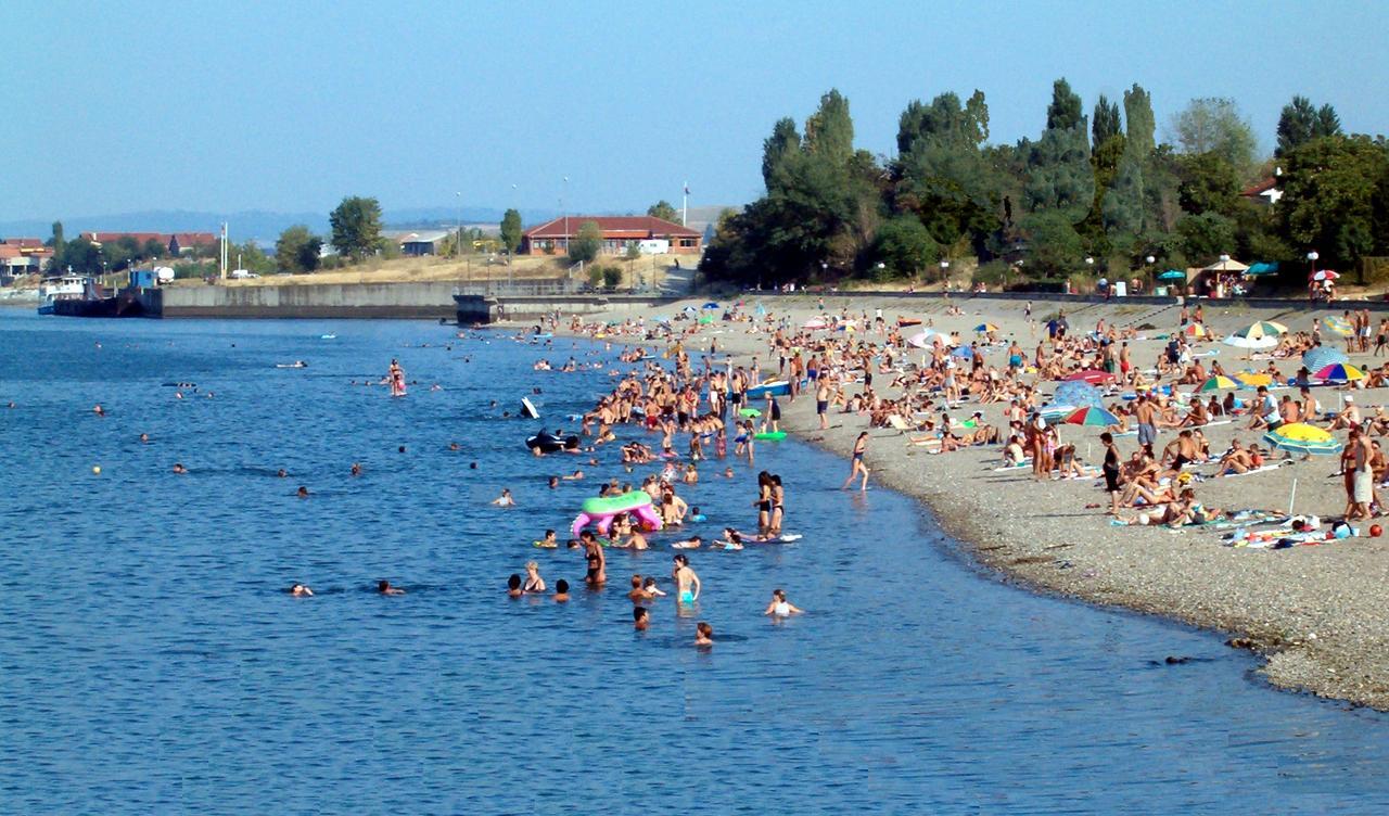 Atrijum Apartments And Rooms Kladovo Zewnętrze zdjęcie